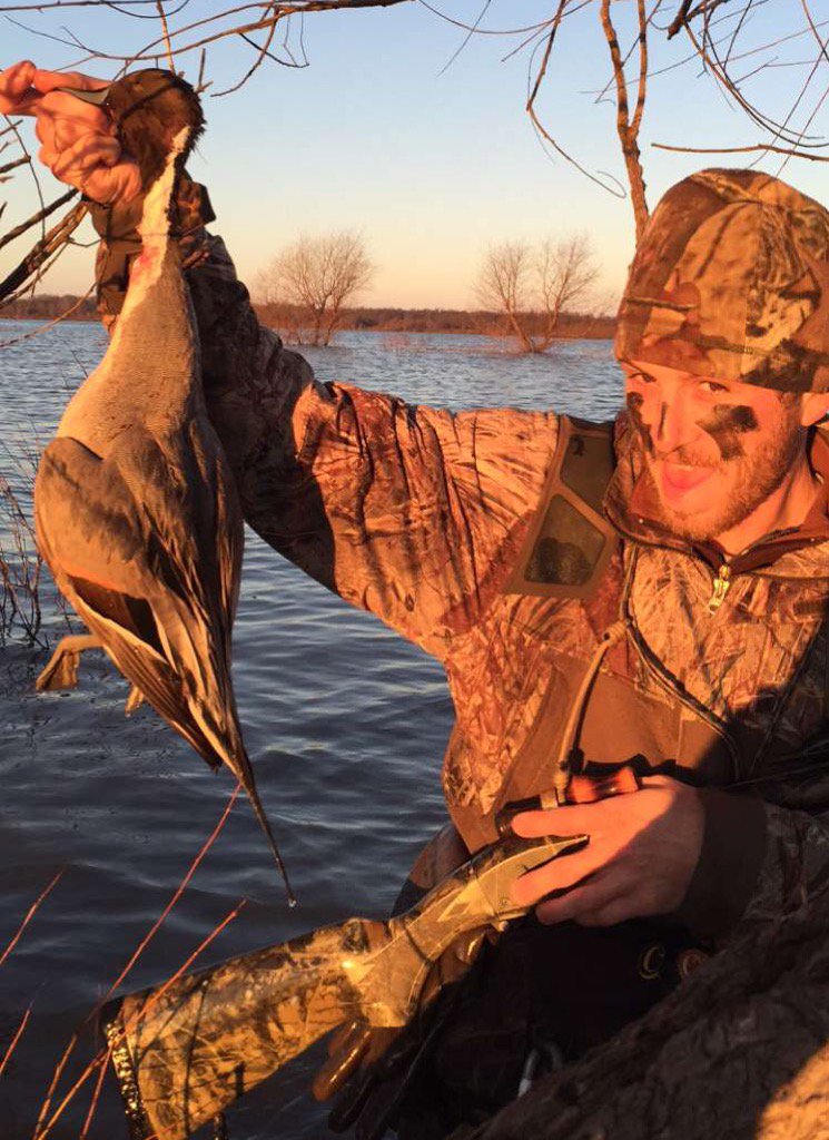J_S_Daugherty's tweet photo. Cousin is on them again today!! @Hann_Made_Calls #moducks #pintail #mallards #duckcalls #wishididnthavetowork https://t.co/EVt8OrMMdQ