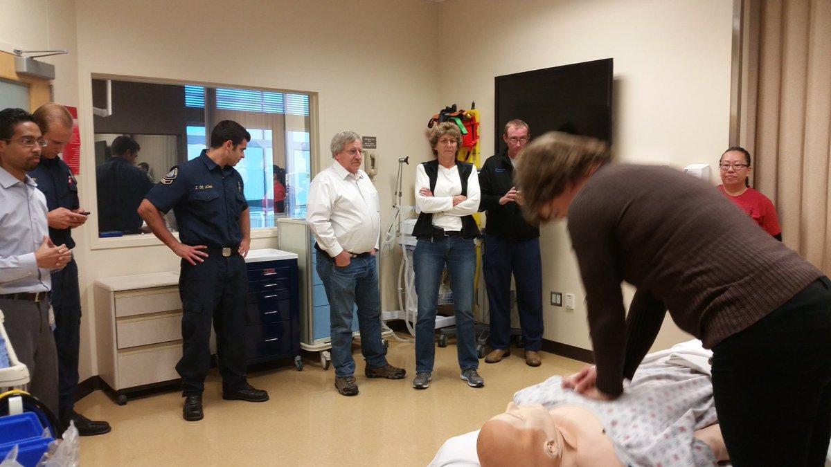 UcsimConsortium's tweet photo. Dr Langdorf getting his CPR on! @UCIEMResidency @UCIrvineEM @juliesaysit https://t.co/mDy3UuXXC0