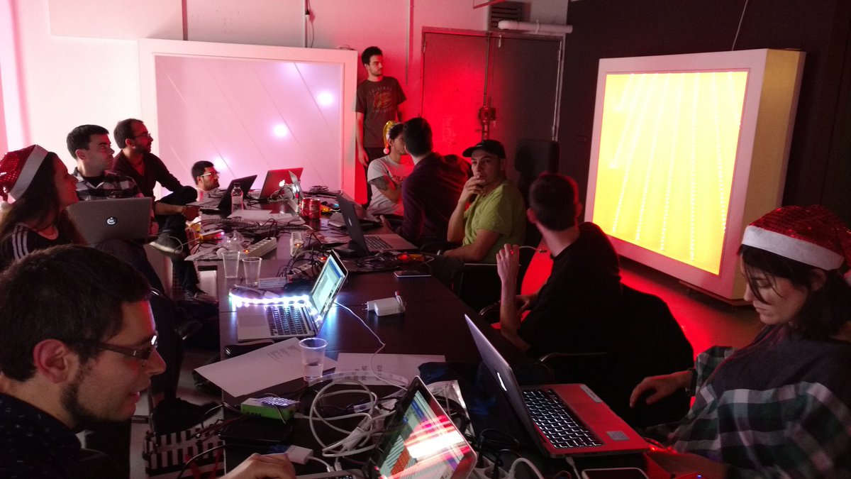 albabrosado's tweet photo. having fun w/ @protopx! @YaaryVitti @emotionexperien @aysenazpelen @Telenoika @tigrelab @fablabbcn @ppamplona84 https://t.co/Qzf2A8aBp8