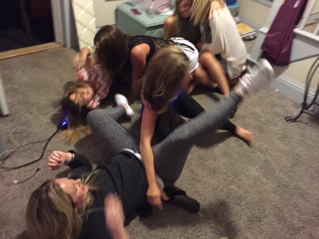 TrippleB1234's tweet photo. Finals got us like..😂 @tiaratrombley @MeghanBergum @shea_farley @madds230 @schmidt_candace https://t.co/tu6ZiJPazs