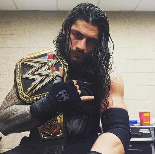 symply_thembisa's tweet photo. New WWE World Heavyweight Champion, Roman Reigns!! ๐๐๐๐๐๐ช๐ #WweCrush #RomanReigns https://t.co/EDpbq0tbYQ