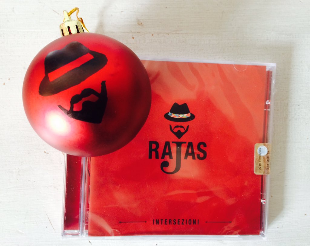 InfoRajas's tweet photo. Sabato si avvicina! Non vorrete mica perdervi le nostre palline di Natale? #intersezioni https://t.co/52hnmr2CCL