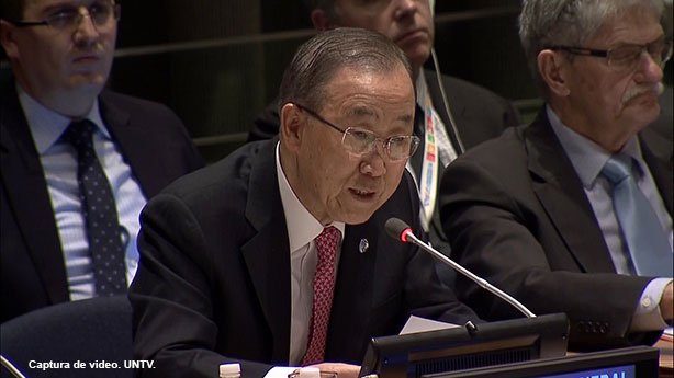 pnud's tweet photo. #AcuerdoParís: triunfo para gente, planeta y multilateralismo, Ban Ki-moon https://t.co/CBaMhhJ1Uw @ONU_es #COP21 https://t.co/7Ptjwwyzfx