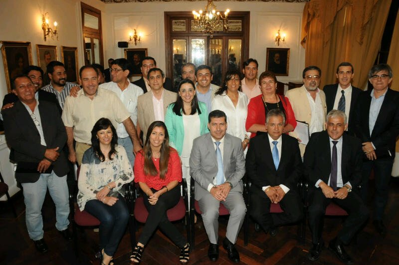 PichiSolorza's tweet photo. El Gobernador @SergioGCasas se reunio con los 18 intendentes en Casa de Gobierno. @nestorgbosetti y @kitosaullarioja https://t.co/ZarxpzIJ3P