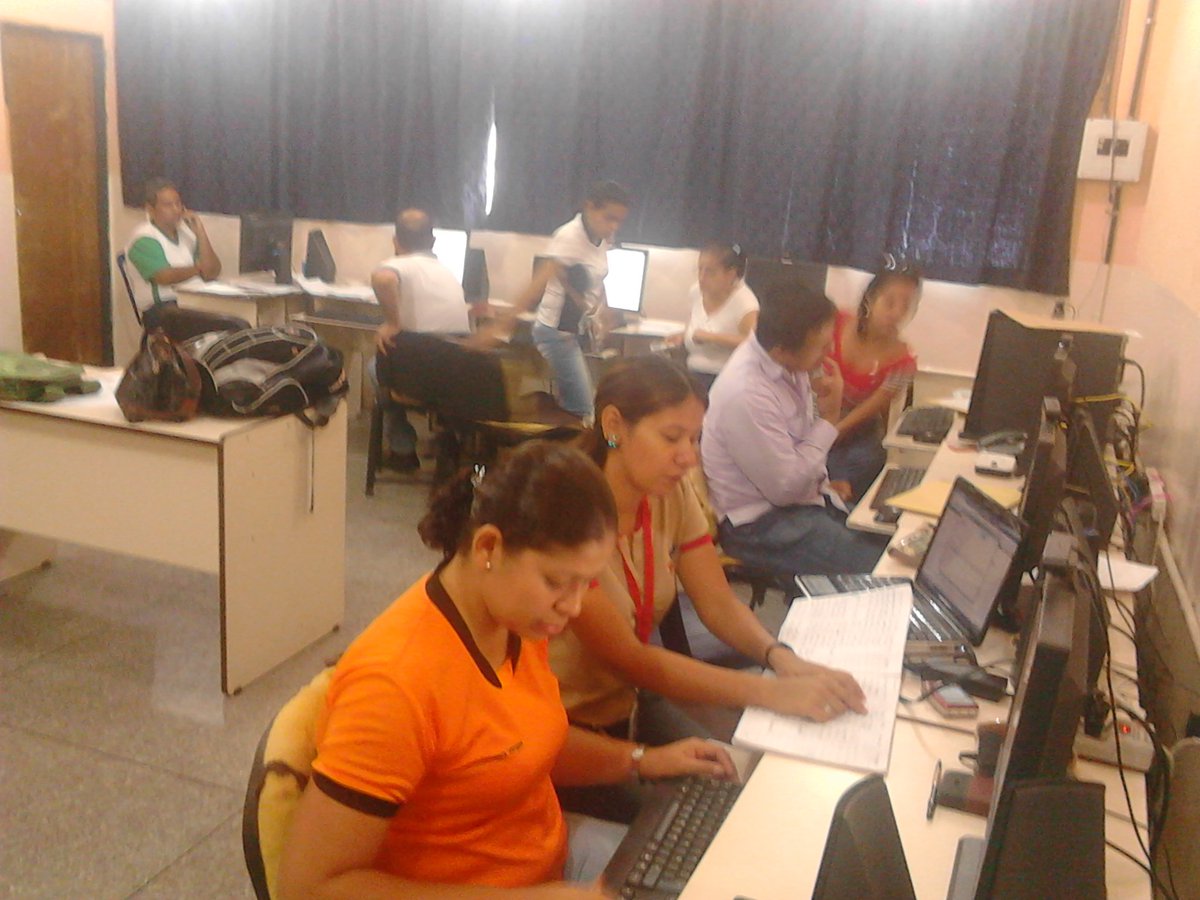 robertcbit's tweet photo. Apoya en la carga del Sistema de Gestión Escolar SIGUE en el Cbit Jose Gregorio Hernandez Mcpio Rafael Rangel https://t.co/zXMegSLkbf