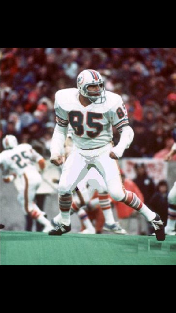 Happy Birthday to HOFer Nick Buoniconti! The Perfect LB!!! 