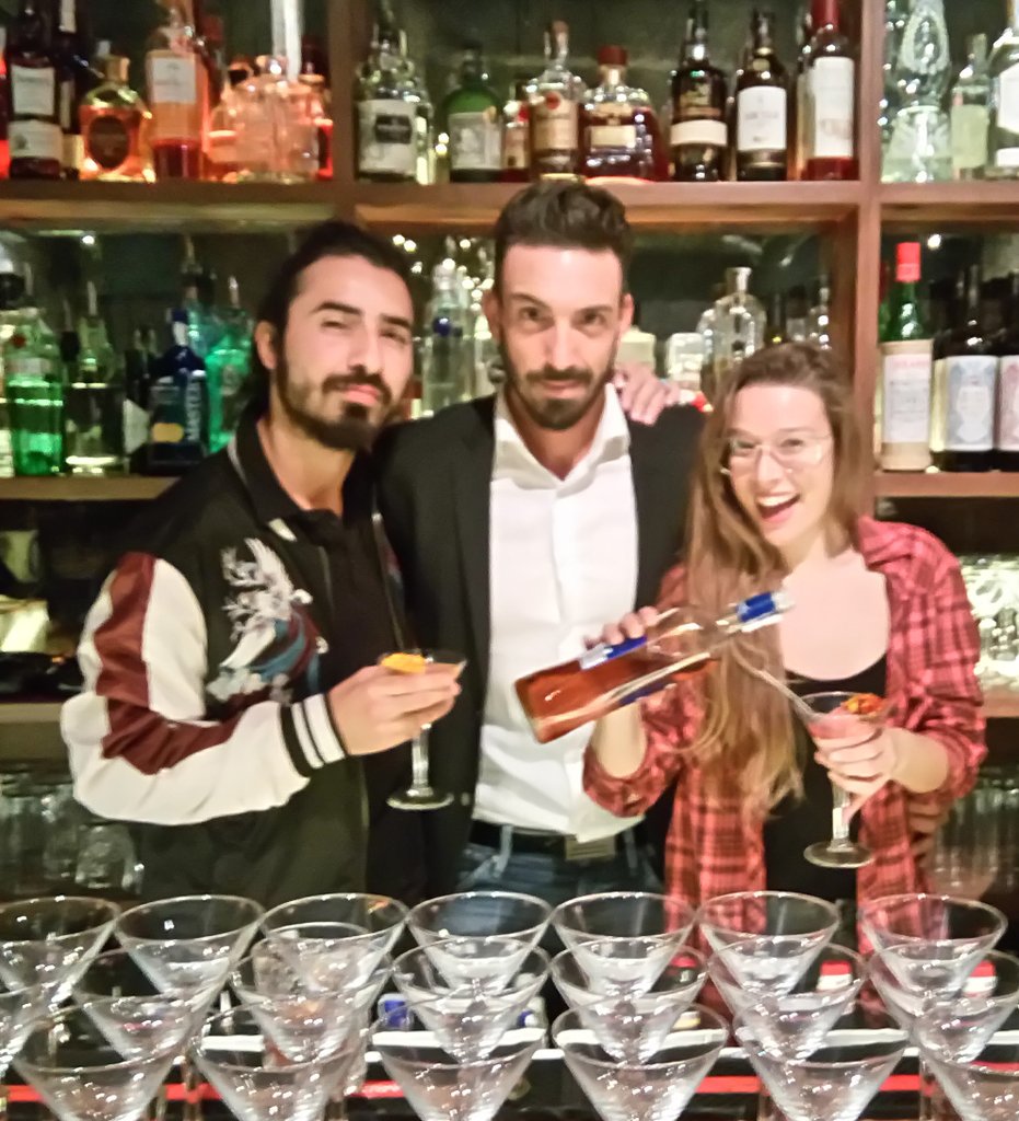 Woman_Word's tweet photo. Un gustazo venir a los eventos rodeada de amigos, bolsos, Cócteles y mucho #Madrid con @okhtein https://t.co/gIxR4QZ47g