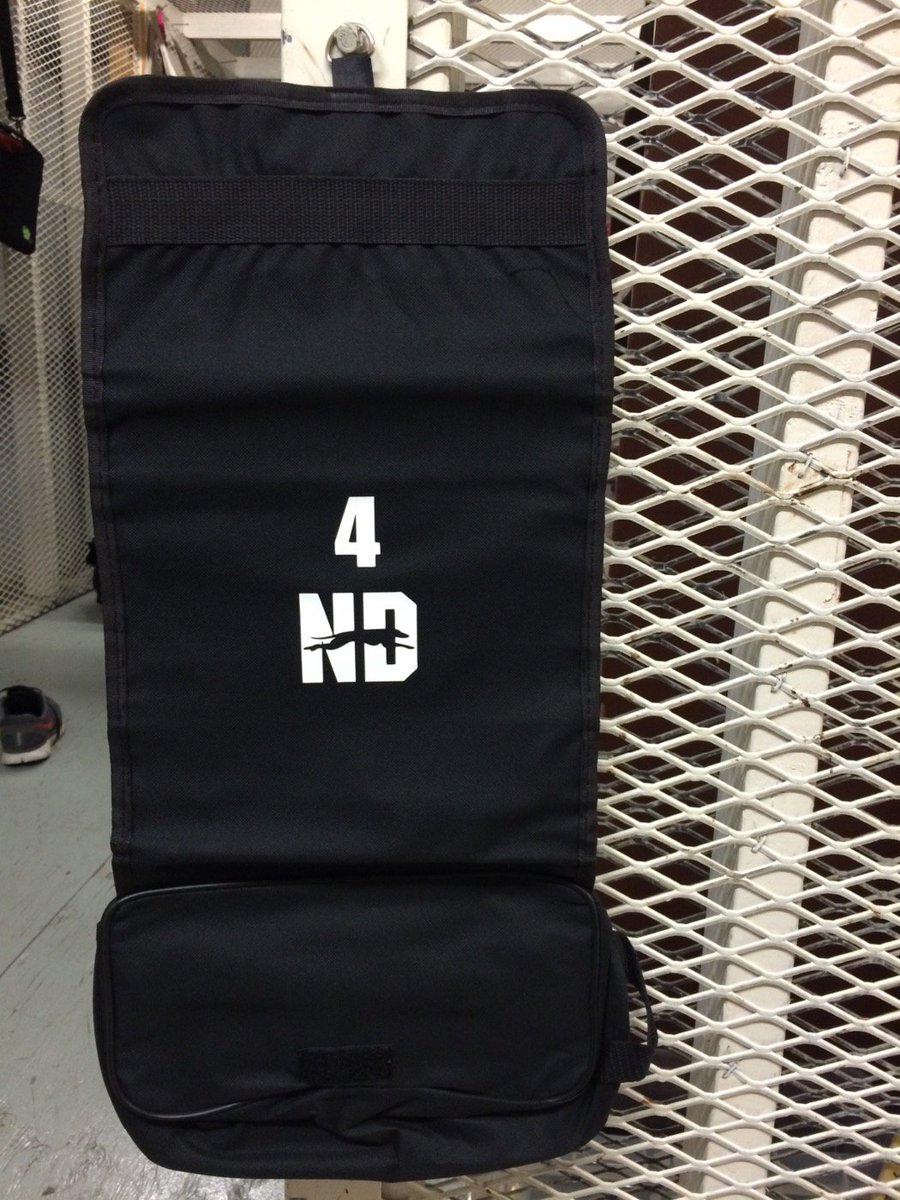 ndjrahounds's tweet image. Thanks @dk_kirkup fir the shaving kits donated to the players. #HHH #alumnigivingback @NotreDameHounds