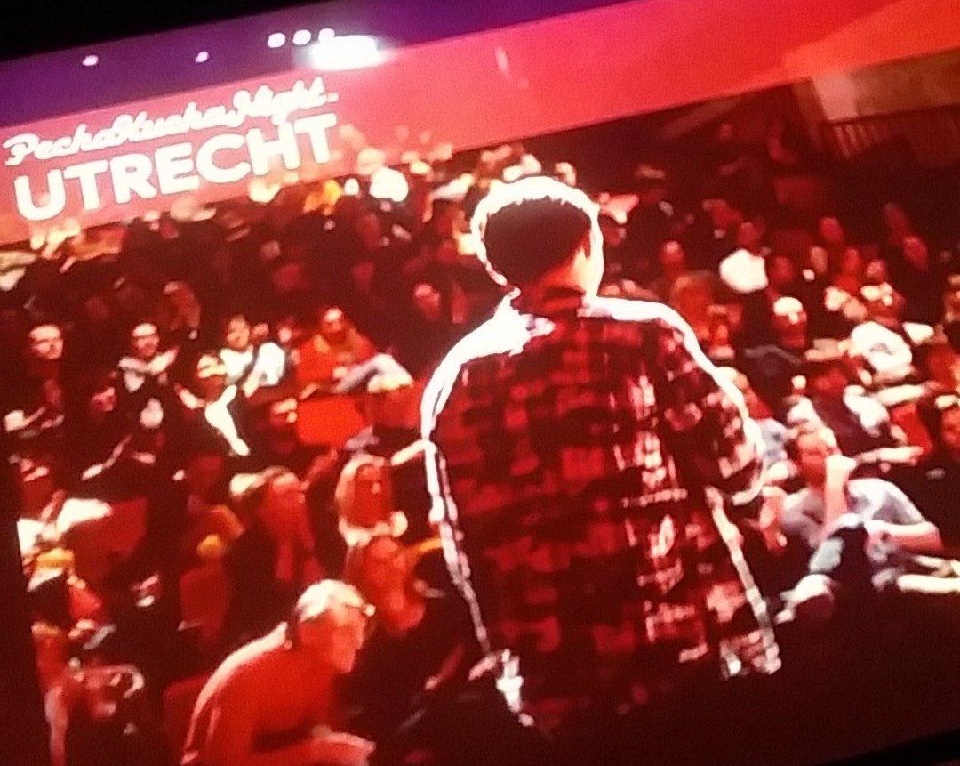 andreasrolen's tweet photo. From #venturepitch to meeting with #hackforrefugees and now #pechakucha at Park Lane! https://t.co/VSYDgEnPft