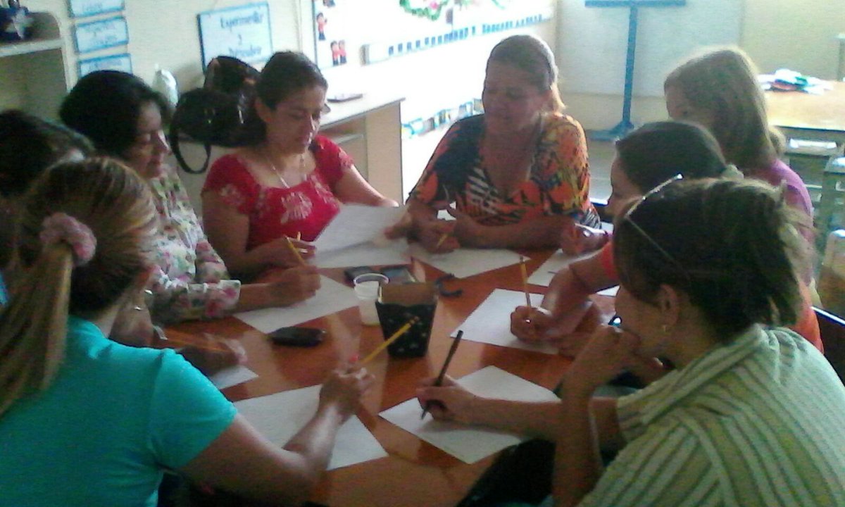 CEILaVictoria's tweet photo. Mesas de trabajo socializando política educativa   en cuanto a cultura y deporte. https://t.co/tHHtDfSrrm