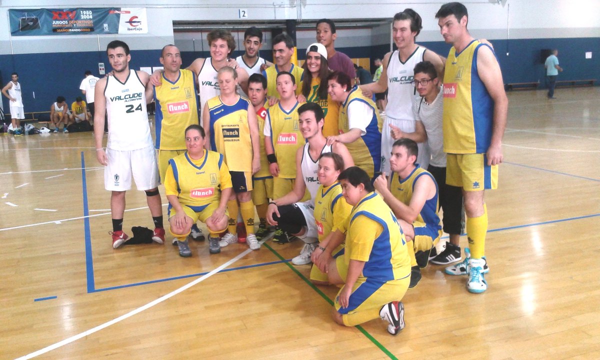 asoc_respirarte's tweet photo. Cerrando un 2015 ENORME para @flunch_es #AFANDICE 🏀🎉🏆 @DistritoVillav @Femaddi @dxtadaptado @FBMadrid @discapzine https://t.co/iWHKdnjeIY