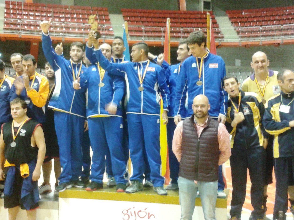 asoc_respirarte's tweet photo. Cerrando un 2015 ENORME para @flunch_es #AFANDICE 🏀🎉🏆 @DistritoVillav @Femaddi @dxtadaptado @FBMadrid @discapzine https://t.co/iWHKdnjeIY