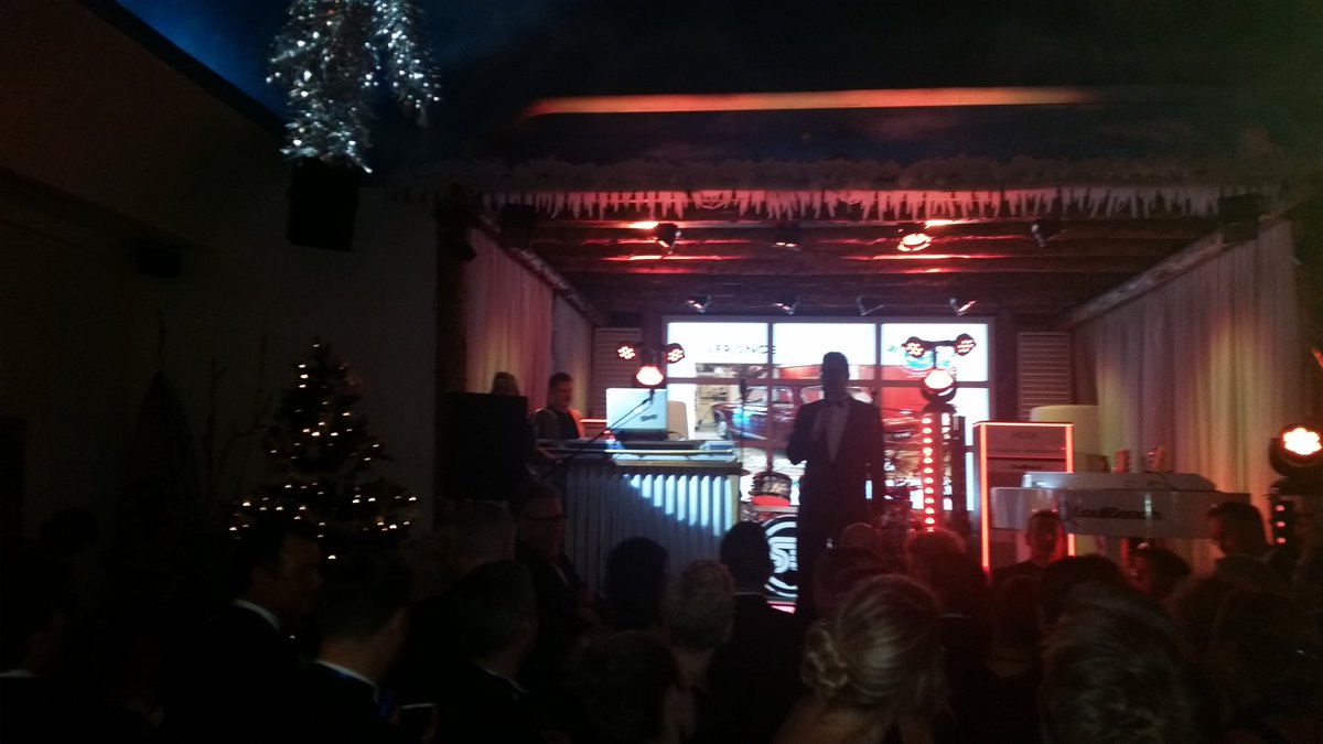 <a href="/_ONDB/">ONDB</a> Kerstgala van start in @LaFrance_VLHG. Nu al gezellig druk.