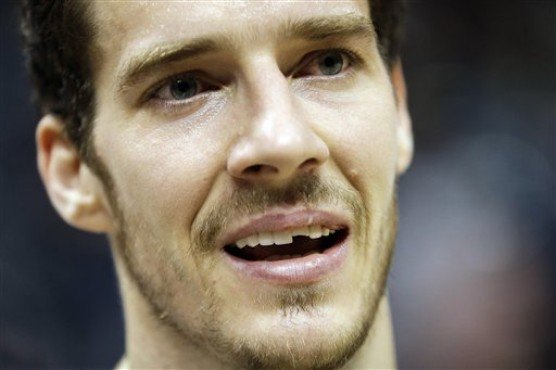 Luismartetd's tweet photo. Horford rompió diente a Goran Dragic en revés de Atlanta https://t.co/wzMu3vQFnD https://t.co/2VwVZkUnTv