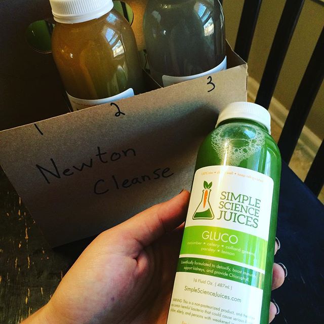 simplesciencekc's tweet photo. #SimpleScienceTribe Repost :: Day 1 Juice 1-let the cleanse begin!!! #simplesciencejuices 📷: @daniellalsilver https://t.co/Q7TMZ3muXf