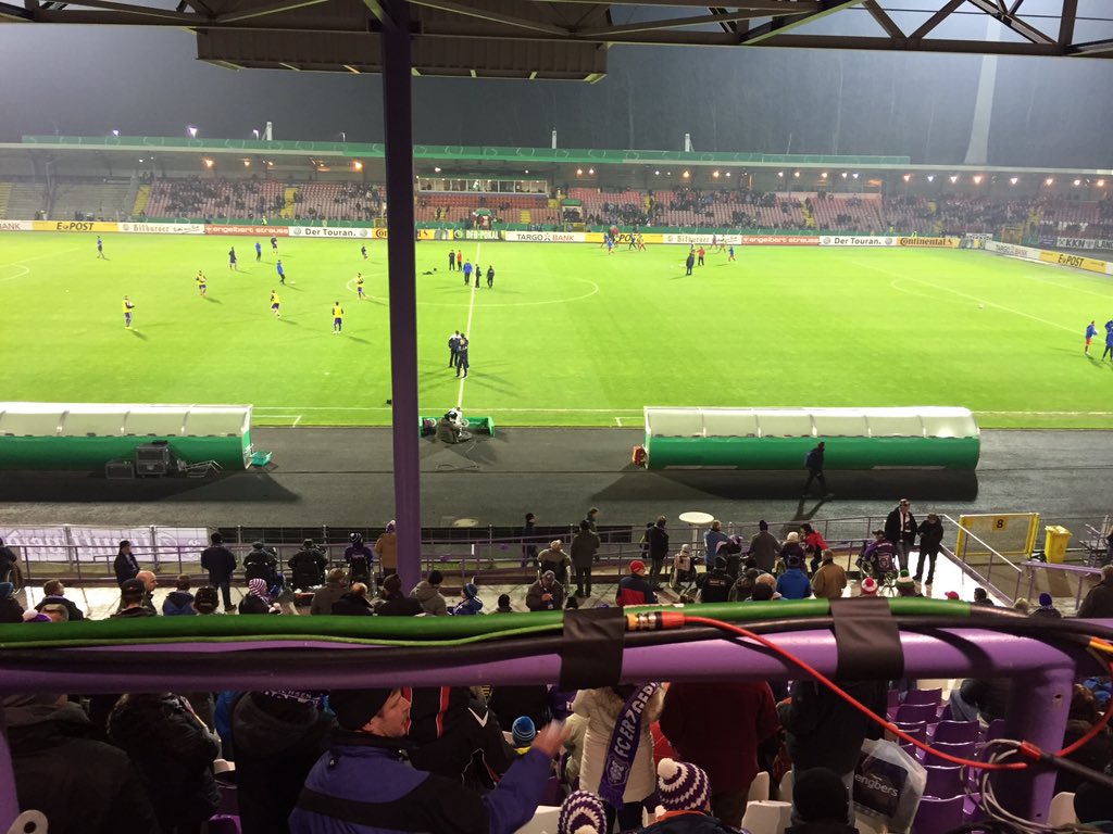 Die Musik hier ...Rockmusik aus meiner Jugend ...