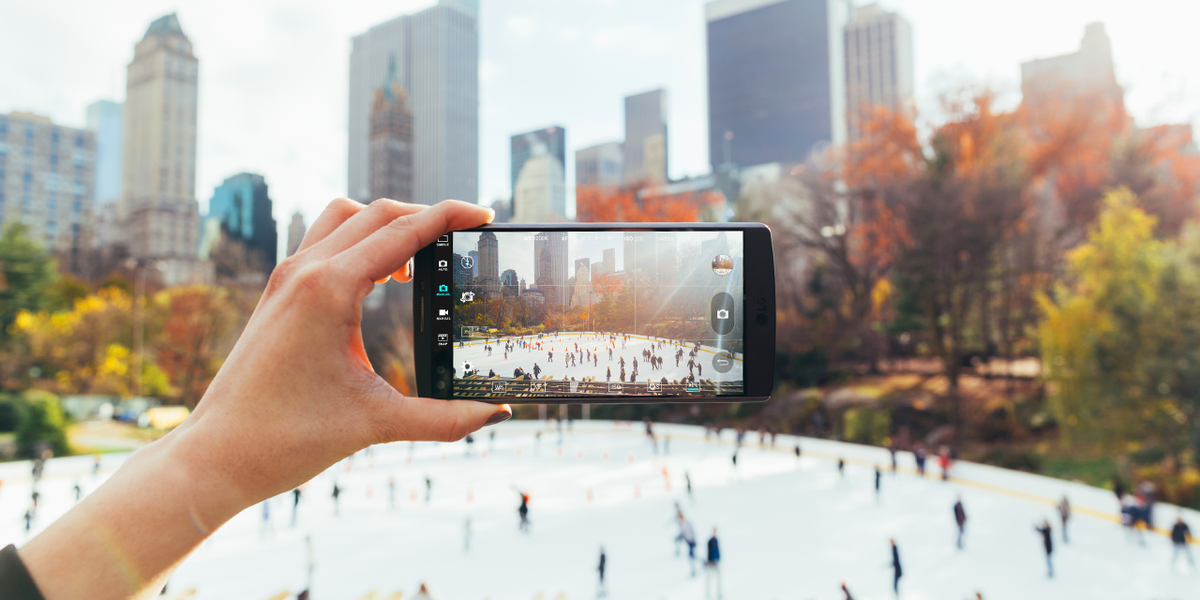 LGUSAMobile's tweet photo. Holiday hero: why the #LGV10 is the perfect gift this season. https://t.co/MOfiwBvvay via @Forbes https://t.co/WWshgdBooS