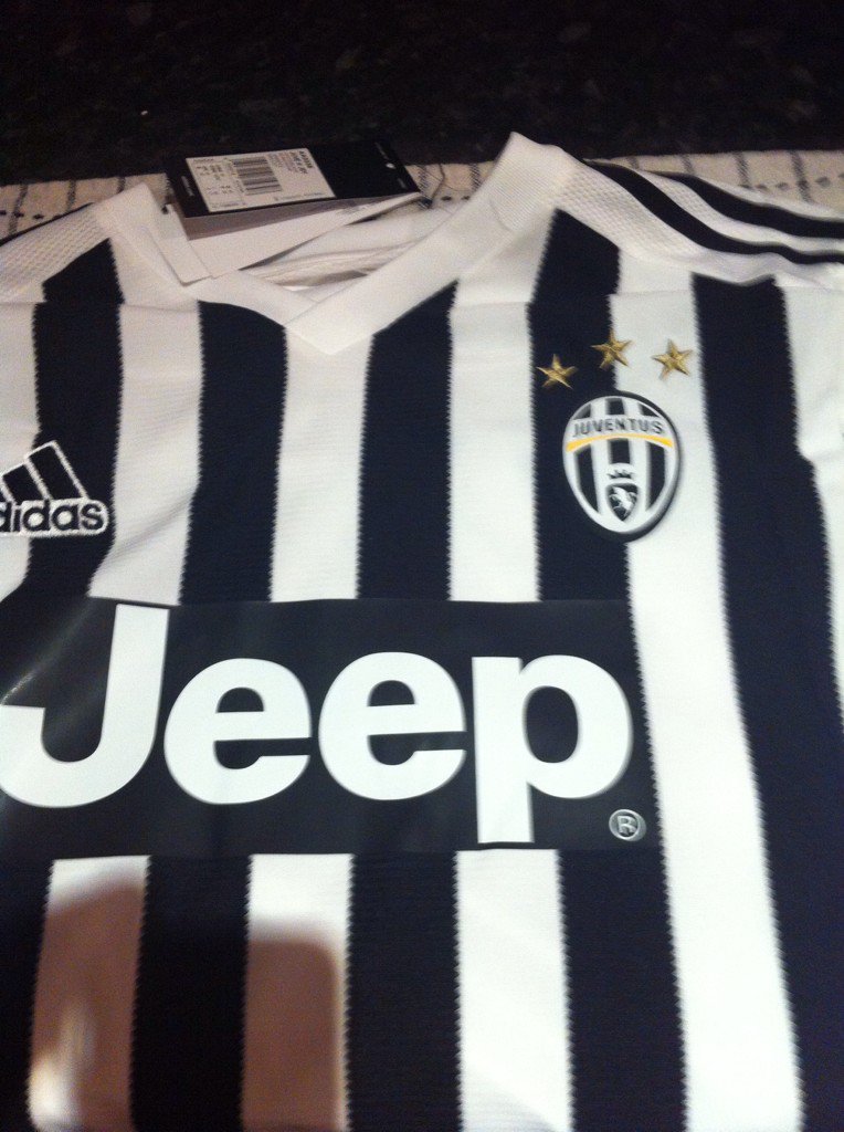 Kevopage's tweet photo. @adidasUK great customer service?? Pretty sure Bale doesn't play for juventus #upsetchild https://t.co/QHRCP7mVnD