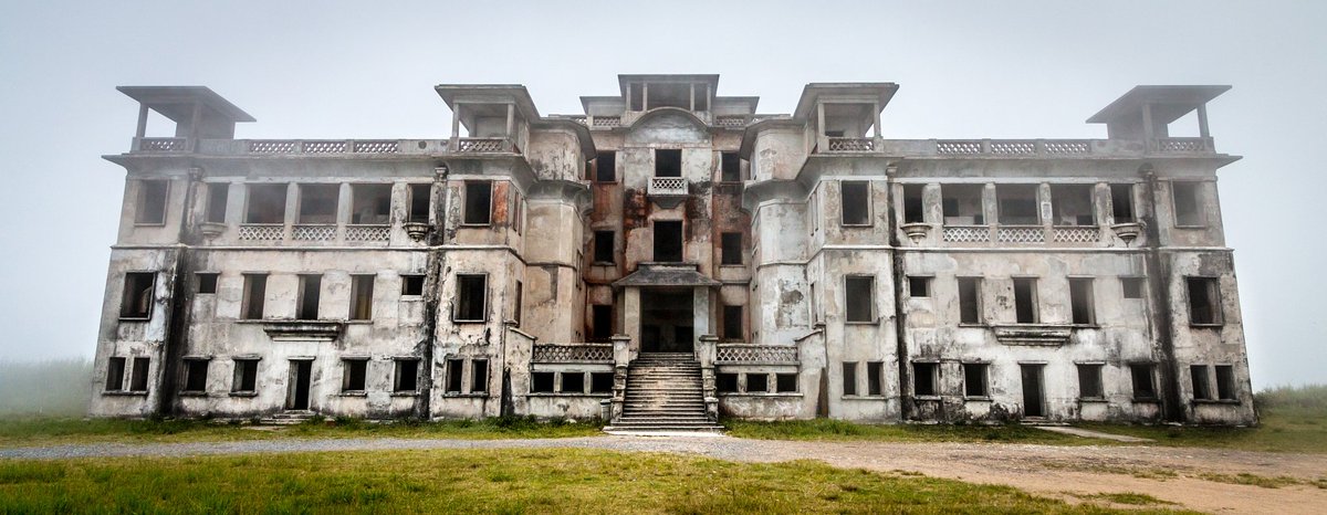 GWPStudio's tweet photo. Abandoned in the Clouds by Ian Rosler https://t.co/CMqeRxOWIh https://t.co/5EIeEpOfL8