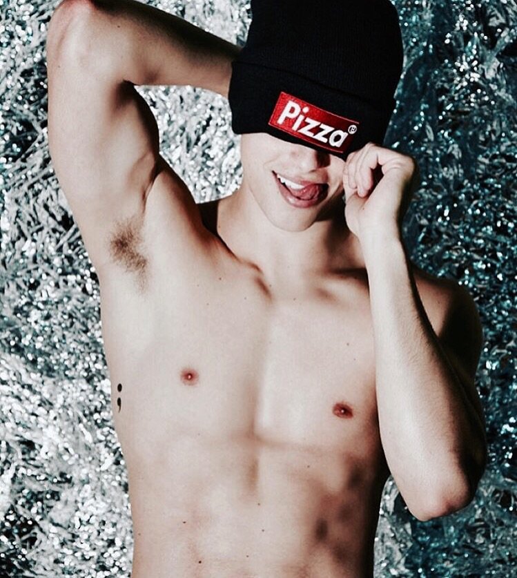SmkeCollective's tweet photo. https://t.co/SP1E7Yyx3k
Abs and pizza for lunch with #CaseyJackson πππ https://t.co/qtowV9tdLb
β New York Modelβ¦ https://t.co/ILLf2yPCWL