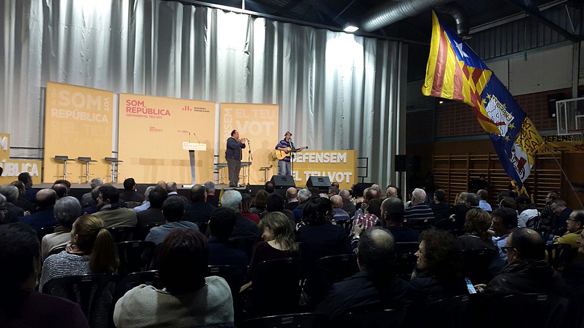 Esquerra_ERC's tweet photo. A punt de començar l'acte a #Lleida amb @JoanTarda, @EsterCapella, @xavieritja i Miquel Àngel Estradé! #20D https://t.co/sv75F3DfNl