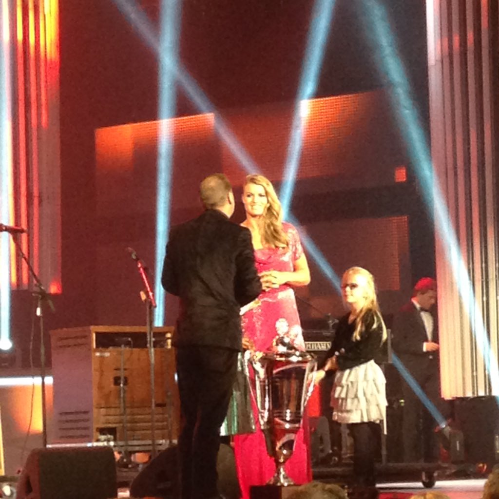 Bondscoach Wim Ernes tweet media