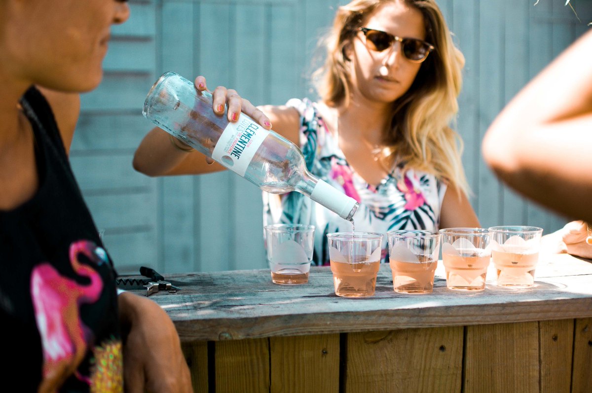 What's your perfect Summer vibe. Poolside with a chilled rosé?