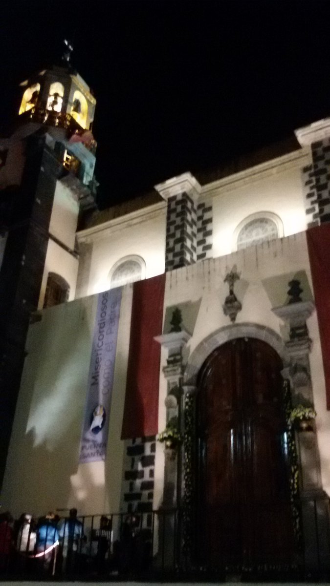 sra_concepcion's tweet photo. En breve dará comienzo la Celebración con la que se abrirá la Puerta Santa del Año Jubilar de la Misericordia. https://t.co/c42L7rM8I2