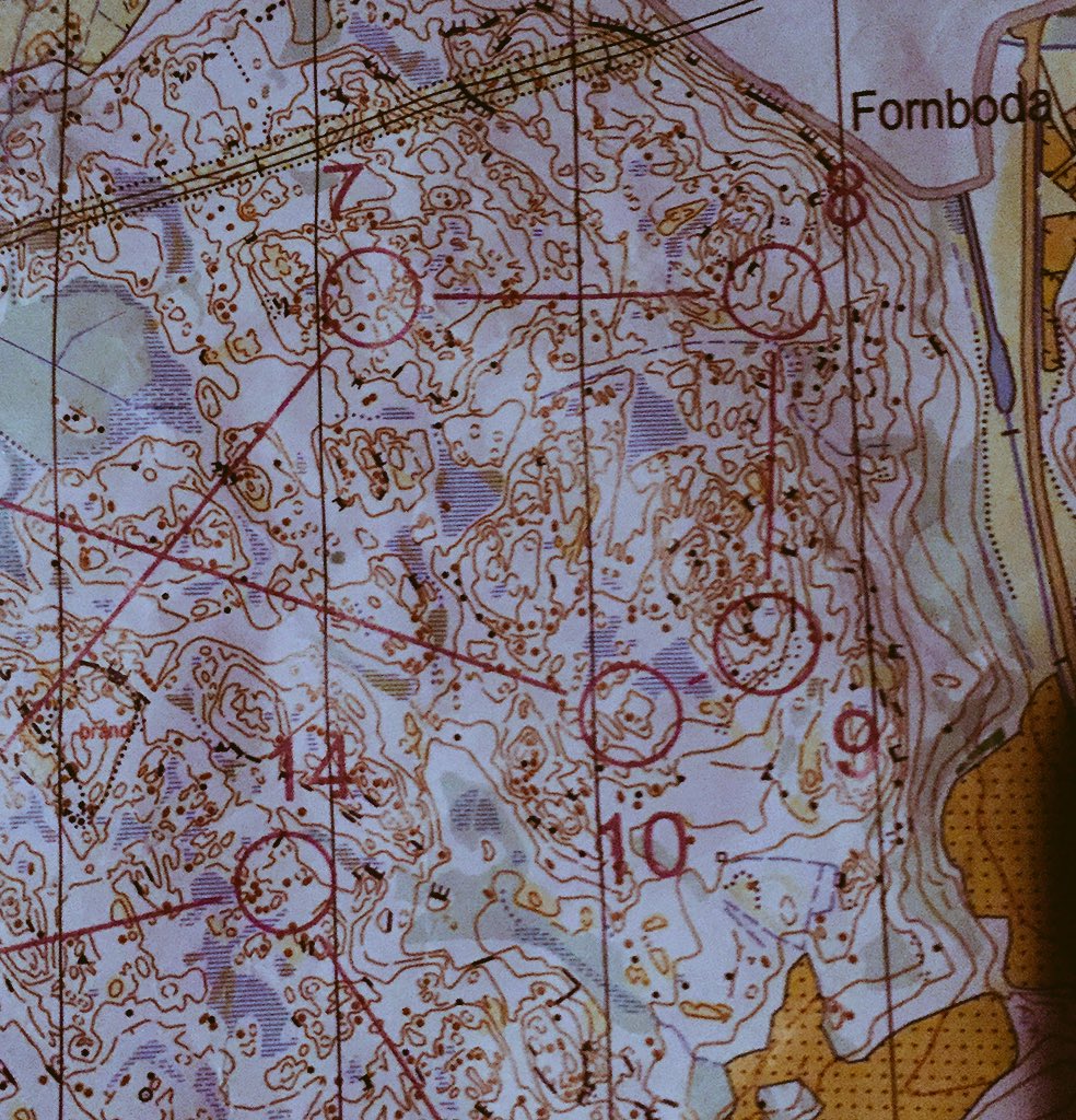 1h 45 night O ✅. Watch out for <a href="/IFKlidingoSOK/">IFK Lidingö SOK</a> girls on the @10mila2016 night legs.