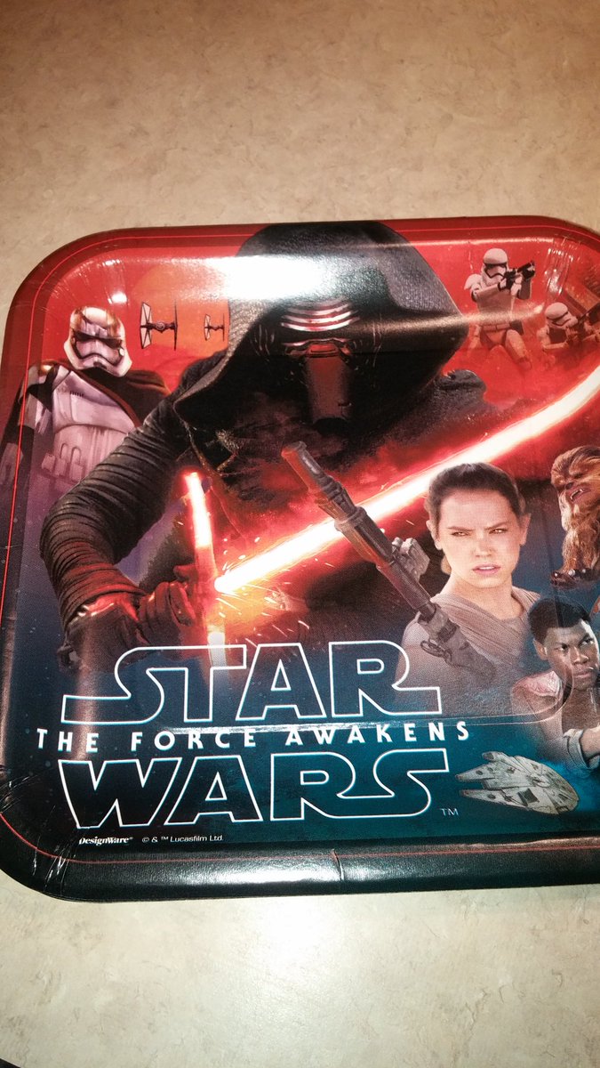 BiddingerBrian's tweet photo. Picked up dinner plates for Thursday's meal before heading out to the movies @JohnBoyega @starwars https://t.co/PS9ycAPHWM