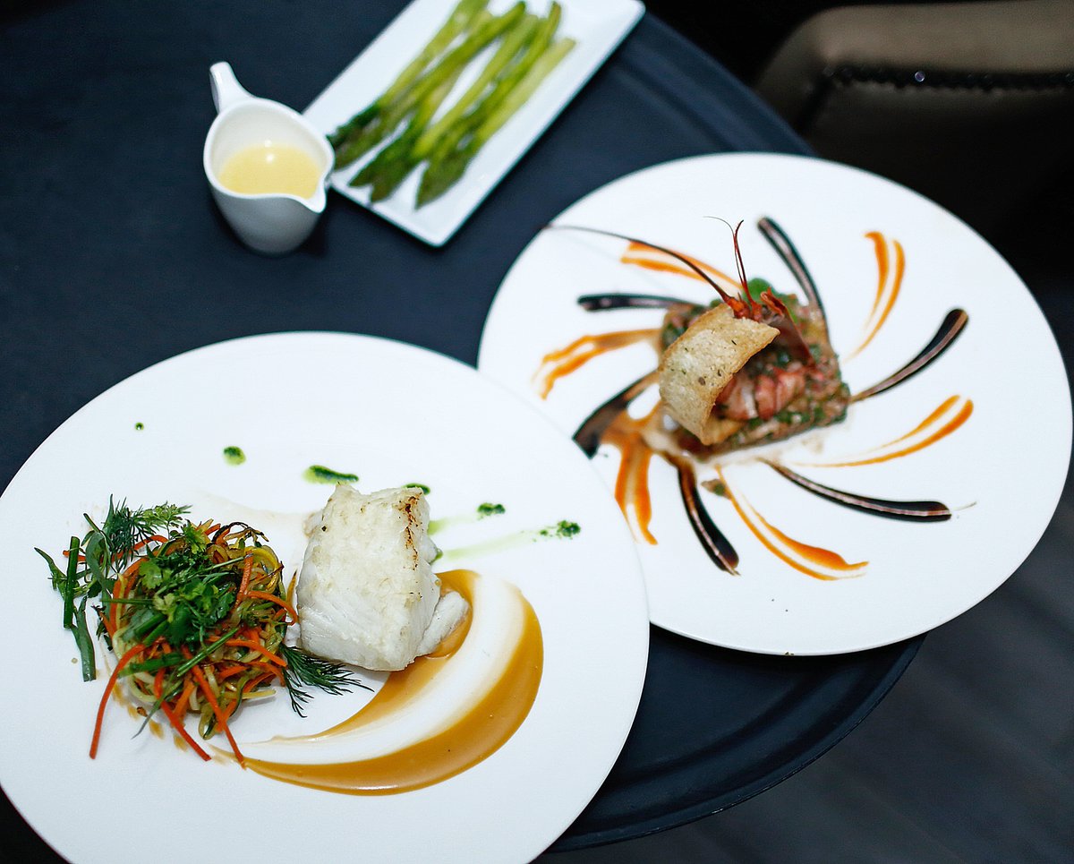 Villaazur's tweet photo. Gather all your #friends and join us #tonight for a #threecoursemenu for $39!
#dinner #food #Miami #SoBe https://t.co/4VAxeME4zW