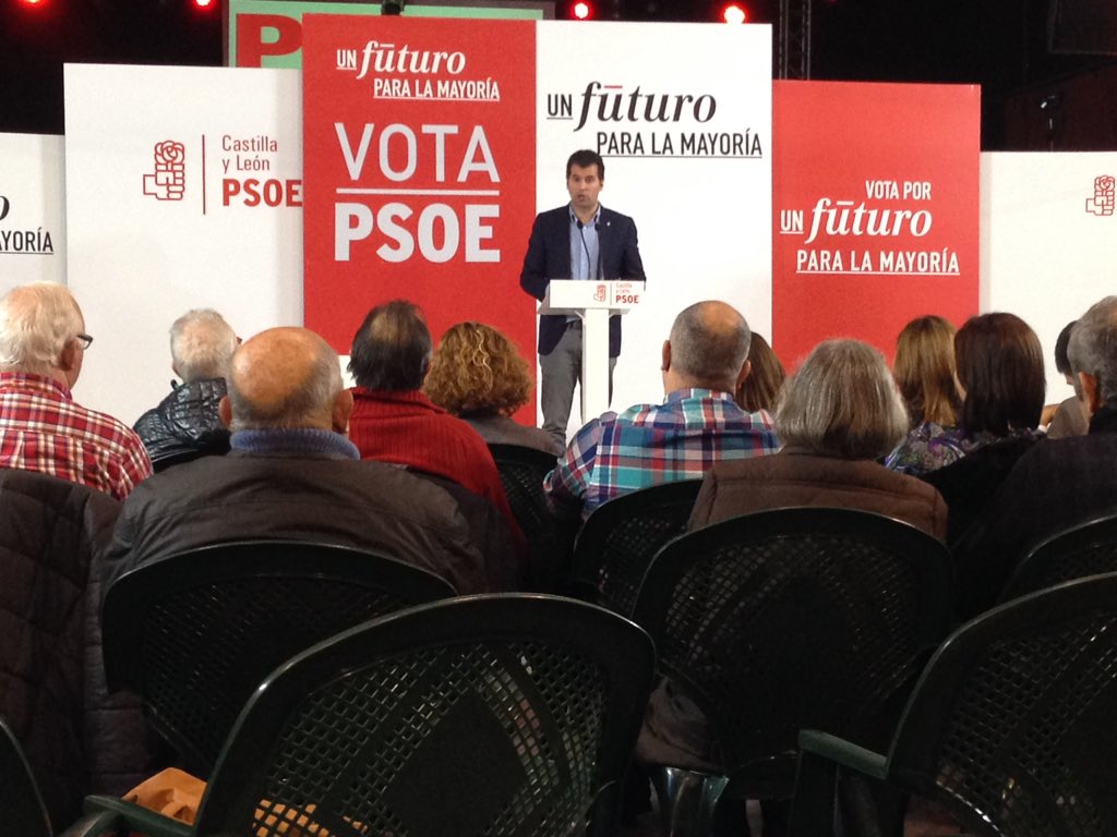 psoeburgos's tweet photo. .@luistudanca: "si queremos que en este país cambien las cosas, solo podremos de la mano de Pedro Sánchez" #VotaPSOE https://t.co/jmO7V0Y6NH