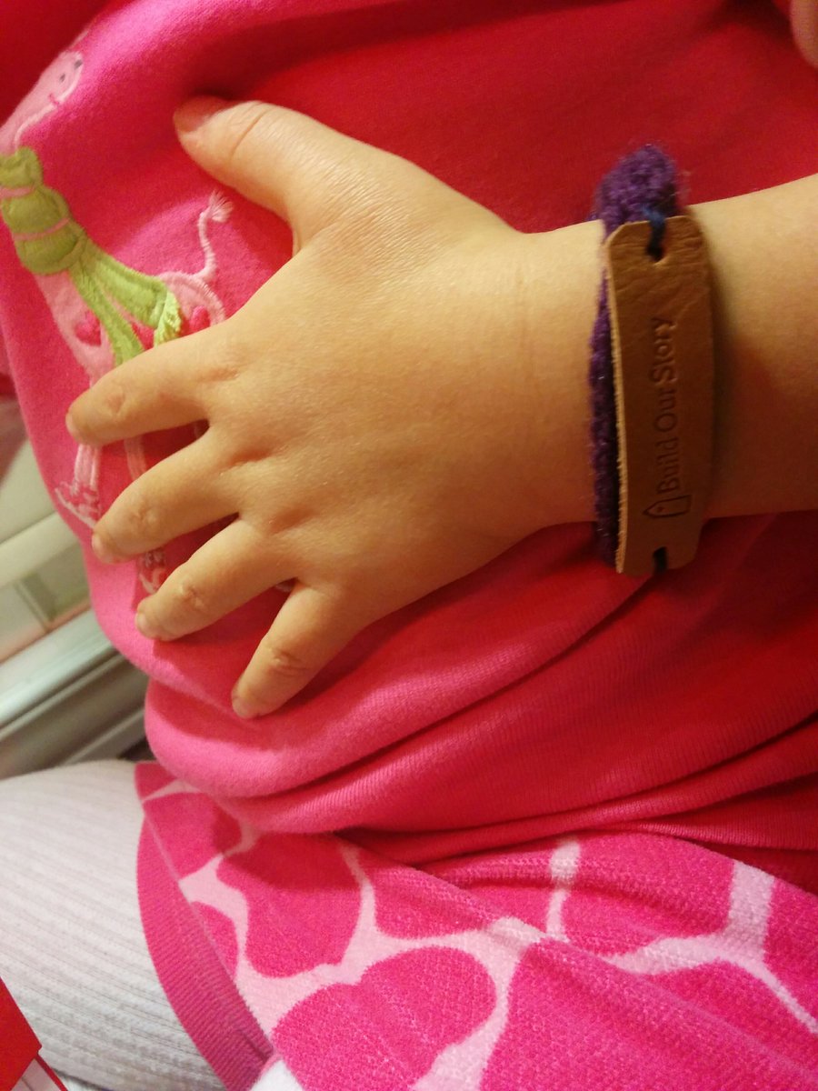OneHomeCampaign's tweet photo. Thank you to everyone who has donated! We love seeing pictures of your #OneHome bracelets! #BuildOurStory https://t.co/1f3dAboWZh
