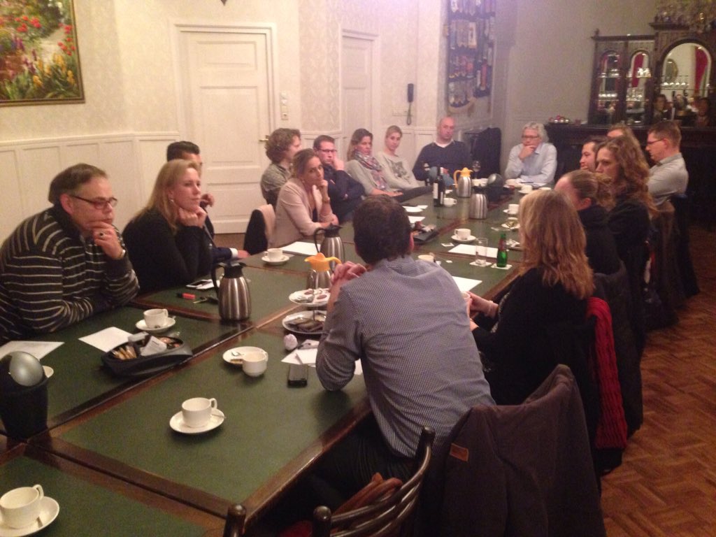 JCIFriesland's tweet photo. Vanavond is @CroneFerd aanwezig bij onze ALV. #maatschappelijke #betrokkenheid https://t.co/bBdsX69Y3g