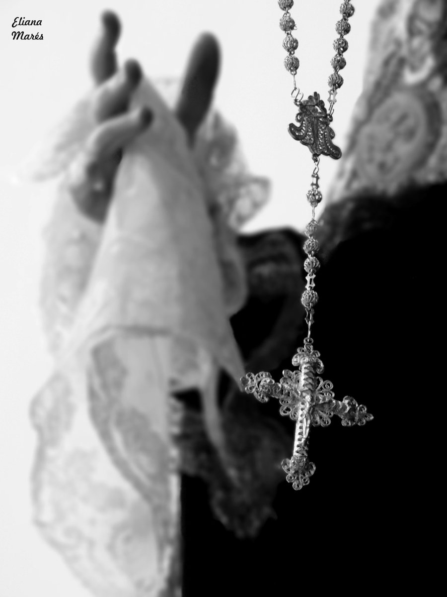 eliana_mares's tweet photo. Virgen de los Dolores, Lora del Río, Sevilla. #loradelrío #semanasanta #fotografía #sony https://t.co/a0NkiGAE97