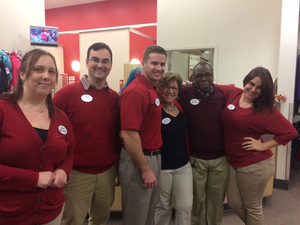 Great engagement and execution in the fitting room at T1857! @odarango <a href="/Marissa0608/">Marissa Alexander</a> <a href="/BarsantiJared/">Jared Barsanti</a> <a href="/RachelCarlton13/">Rachel Suthard</a>