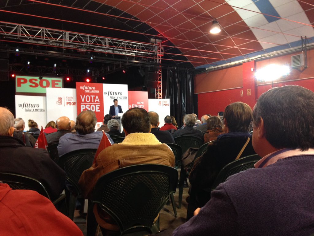 PSOE_CyL's tweet photo. .@LuisTudanca "Calle a calle y pueblo a pueblo,es la buena política que me enseño Julián Simón de la Torre" https://t.co/rJSuB8NcSh