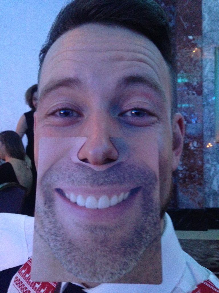 emilybingo's tweet photo. #cmawards15 https://t.co/FJRzHdarfv