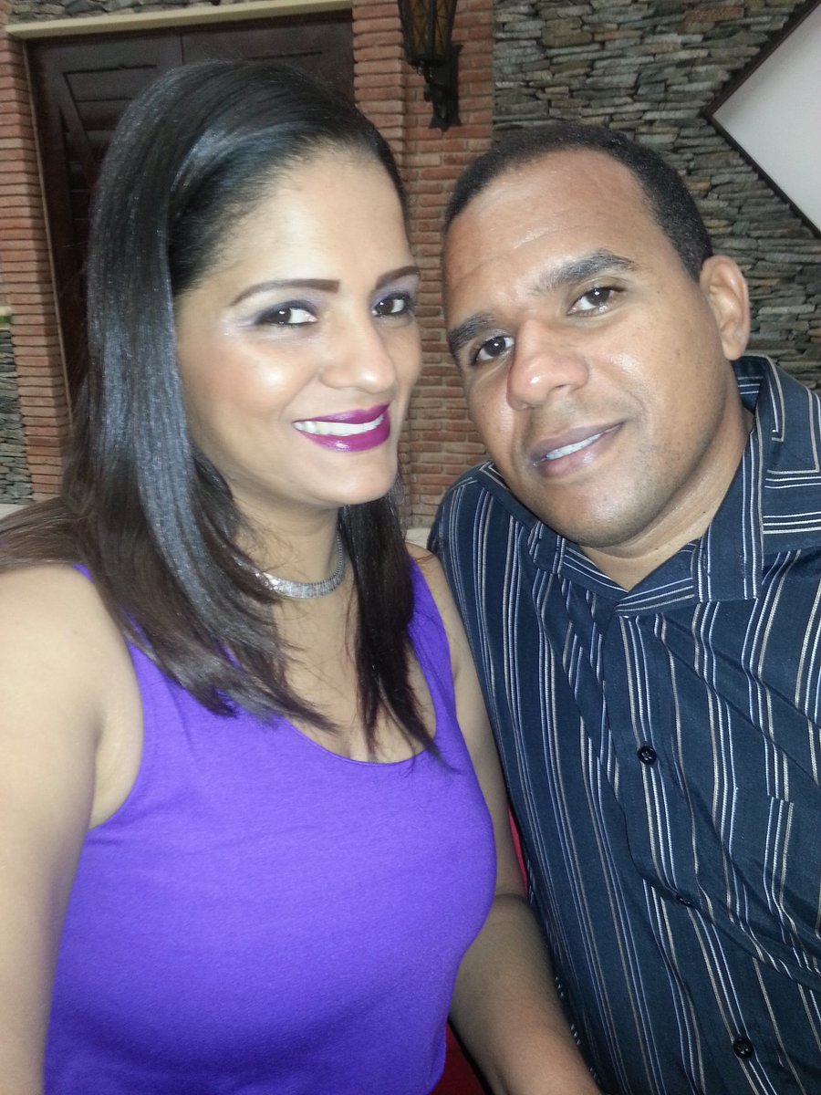 Mych48's tweet photo. @ColorVisionC9 Con mi❤ @Rayher75   celebrar nuestro aniversario con Anthony #GanaconColorVision  #YoVeoColorVision 😃 https://t.co/tHFfceY930