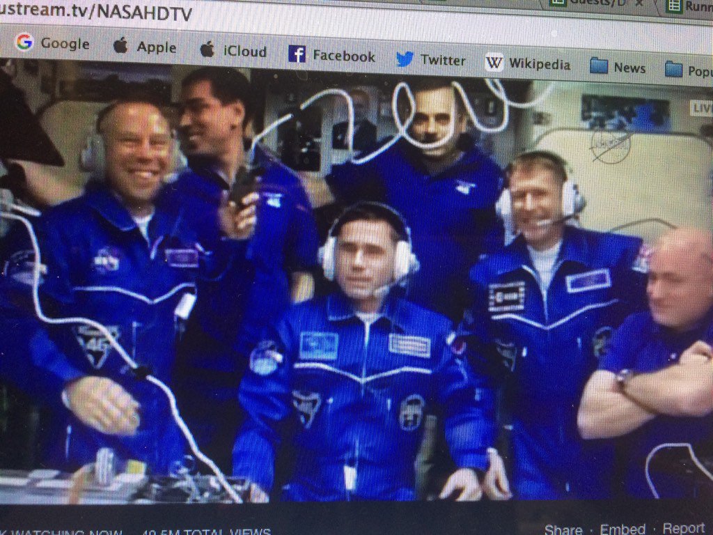 UKRugby_Kate's tweet photo. @astro_timpeake @Kevin_Fong @Ri_Science Tim looks so happy!! https://t.co/MvNAeMJnTi