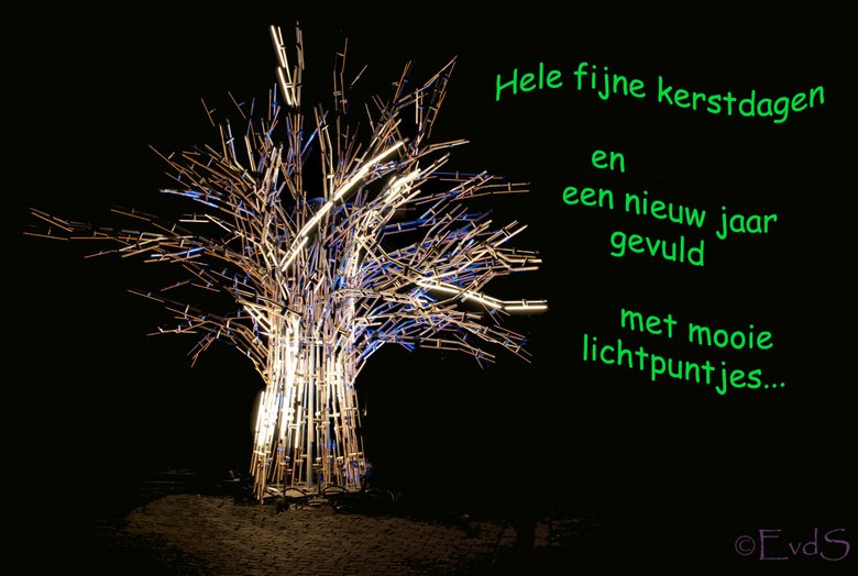 ginadeweduwe's tweet photo. Fijne kerstdagen! https://t.co/WZdekTHlbz