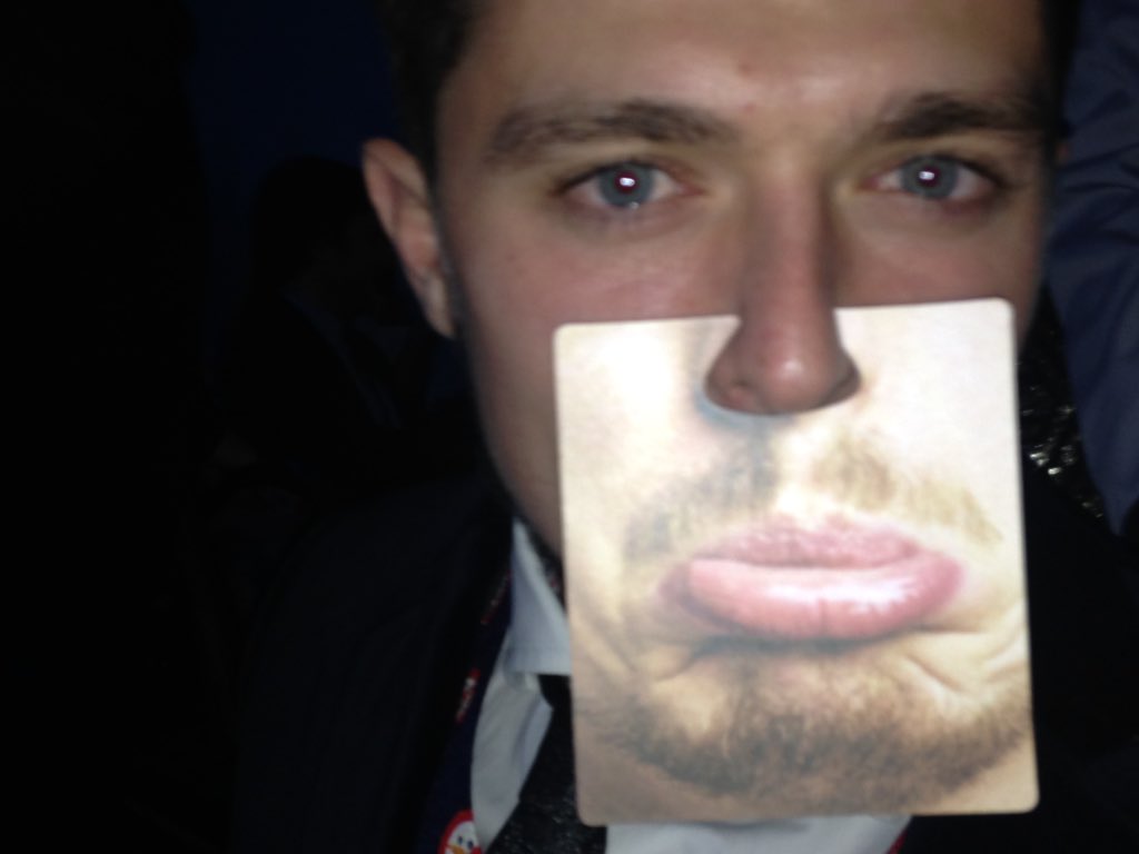 emilybingo's tweet photo. Bradders #cmawards15 https://t.co/QrGrd97nAP