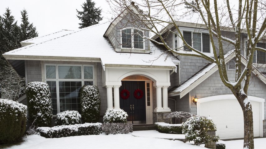 REWca's tweet photo. Why it's fine - even good - to sell your home in winter. @RealtorLindsie busts myths https://t.co/ec6XJ4FRlO #vanre https://t.co/yqF1torcwr