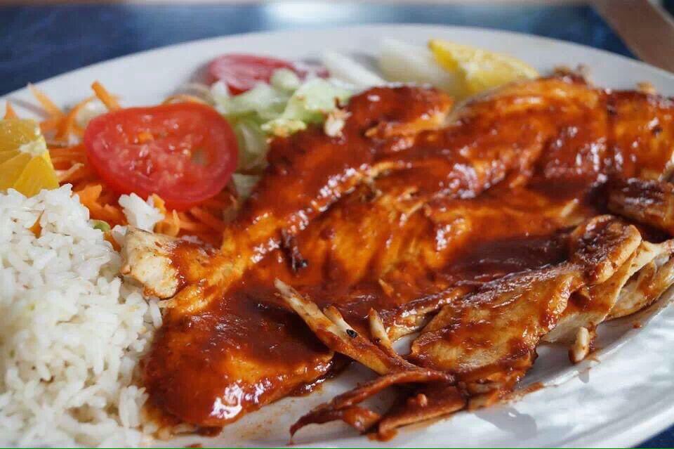 Para abrir apetito unas pescadillas y después filete a la diabla #lahoradelacomida 
<a href="/LaPostalDF/">La Postal</a> 
<a href="/EnLaCondesaMx/">La Condesa</a>