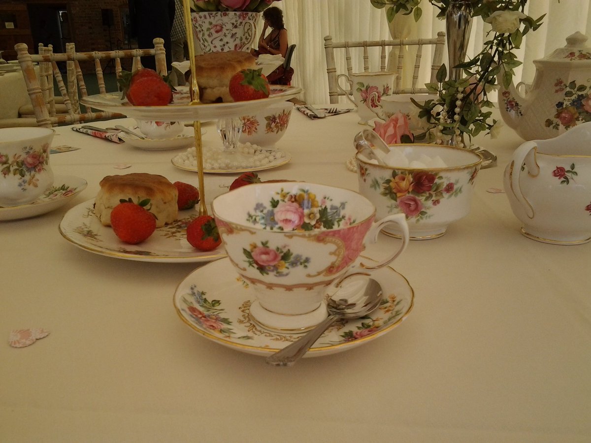 SwingletreeV's tweet photo. Always love our tea, but especially today @Sincerelyours_x on #InternationalTeaDay https://t.co/RHK9VGaof3