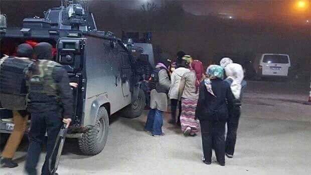 mehmetsal73's tweet photo. Şırnak Üniversitesi kız yurdunu özel harekat timleri bastı çok sayıda öğrenci gözaltına alındı. https://t.co/Bw0E6Ufz6B