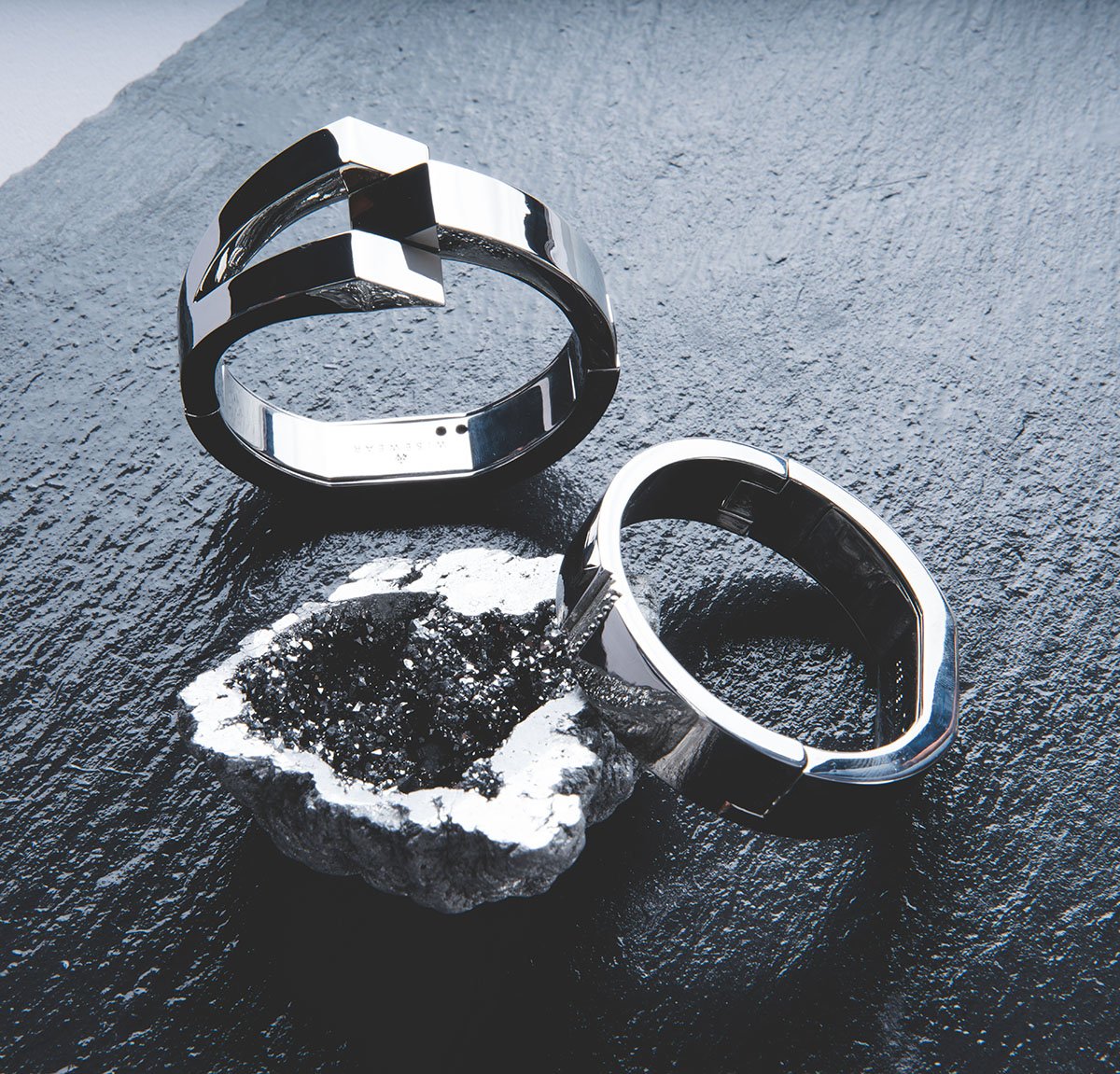 WiseWear's tweet image. Bold, beautiful and unique - just like you. Learn about our luxury #wearables at buff.ly/1Ntmqjk. #StyleTech