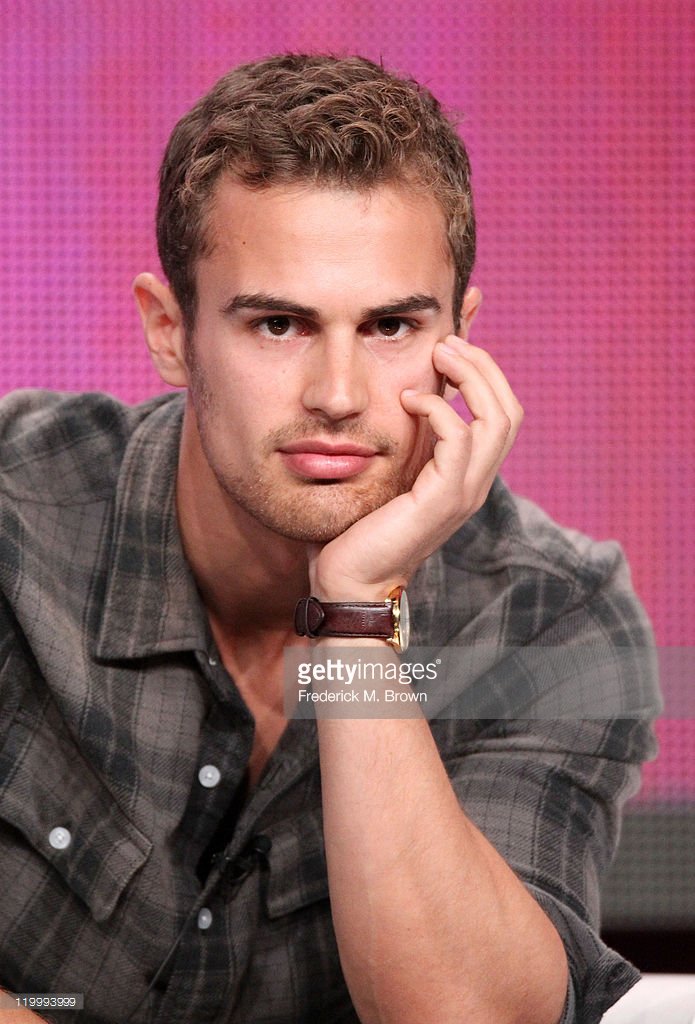 After midnight ? OK IT\S OFFICIAL ! Happy Bday to the amazing and fabulous Theo James. 