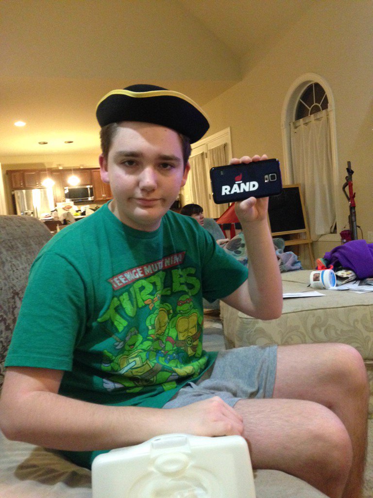 thelifeoftom22's tweet photo. Tom is choosing to #StandWithRand tonight! #BillofRightsDay #GOPDebate https://t.co/g9H9Fy5foy