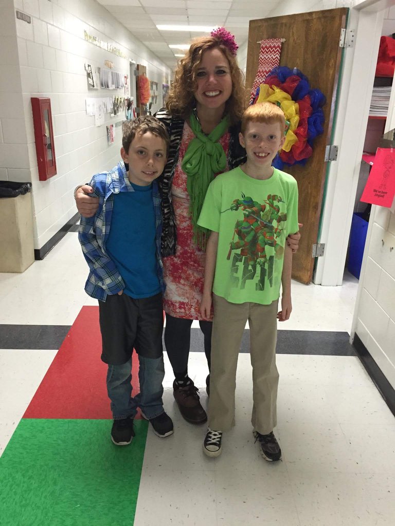 PEStweets's tweet photo. It's spirit week! Tomorrow is hat day. Check out Crazy sock day &amp; tacky day fun. https://t.co/hqUyejZWQT